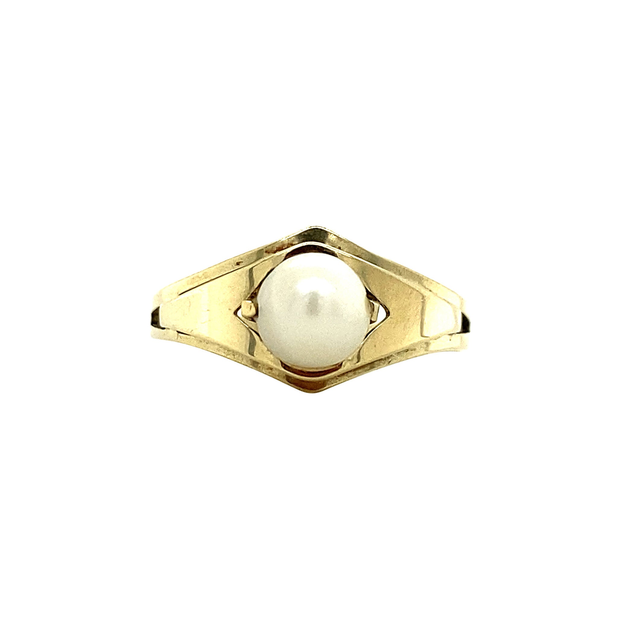 14 kt gold ring with a pearl