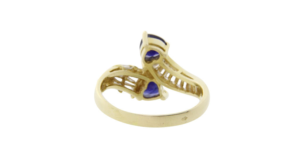 Gold ring with sapphire and diamond, 14 kt — New