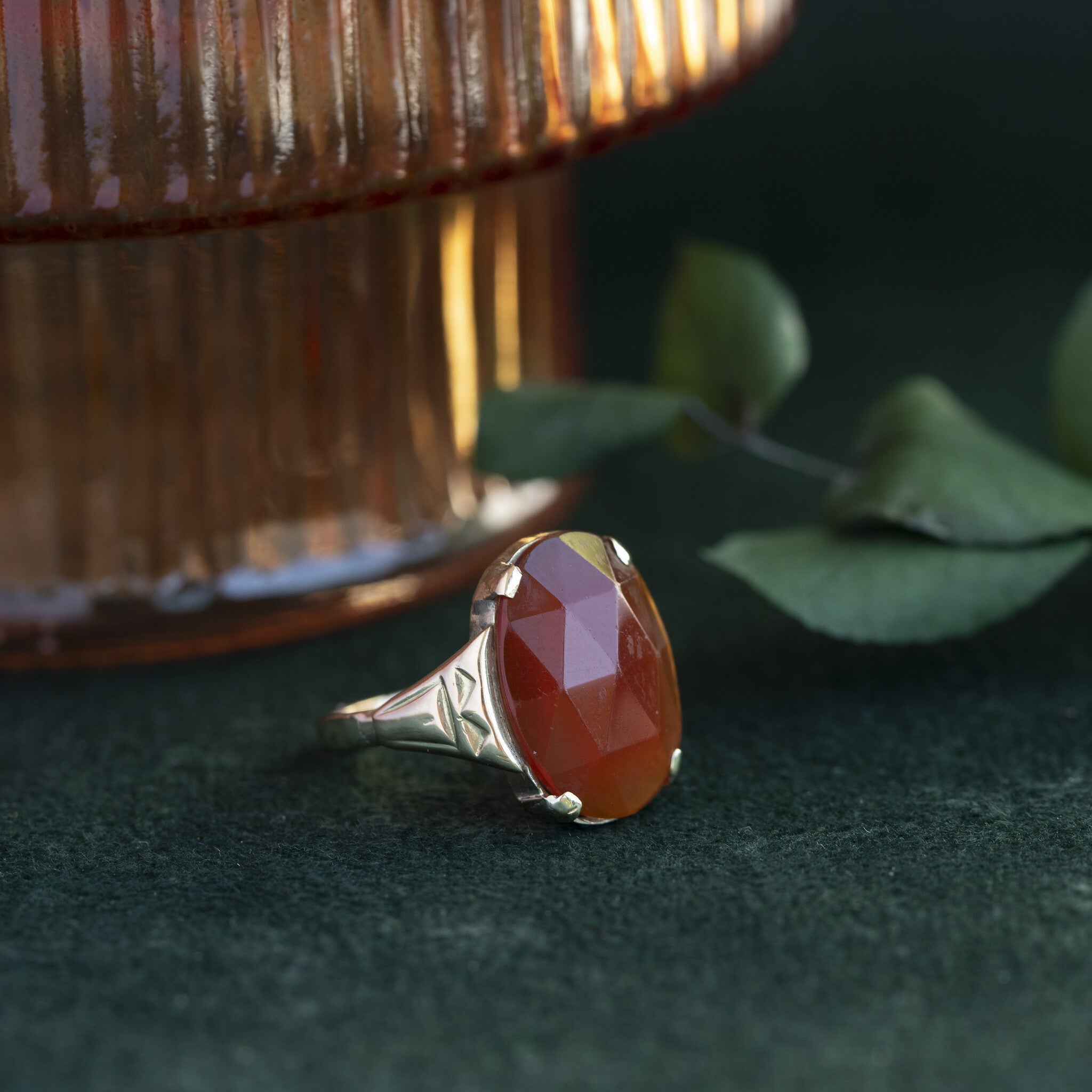 Ring with carnelian 12 kt