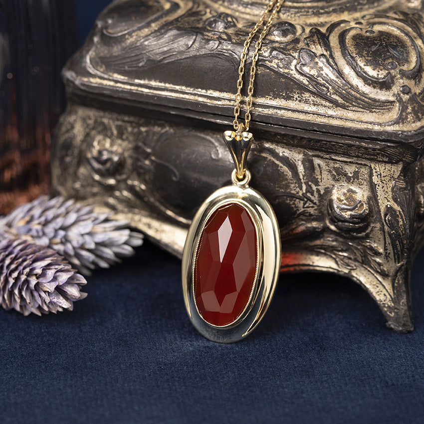 Gouden vintage hanger met carneool 14 kt