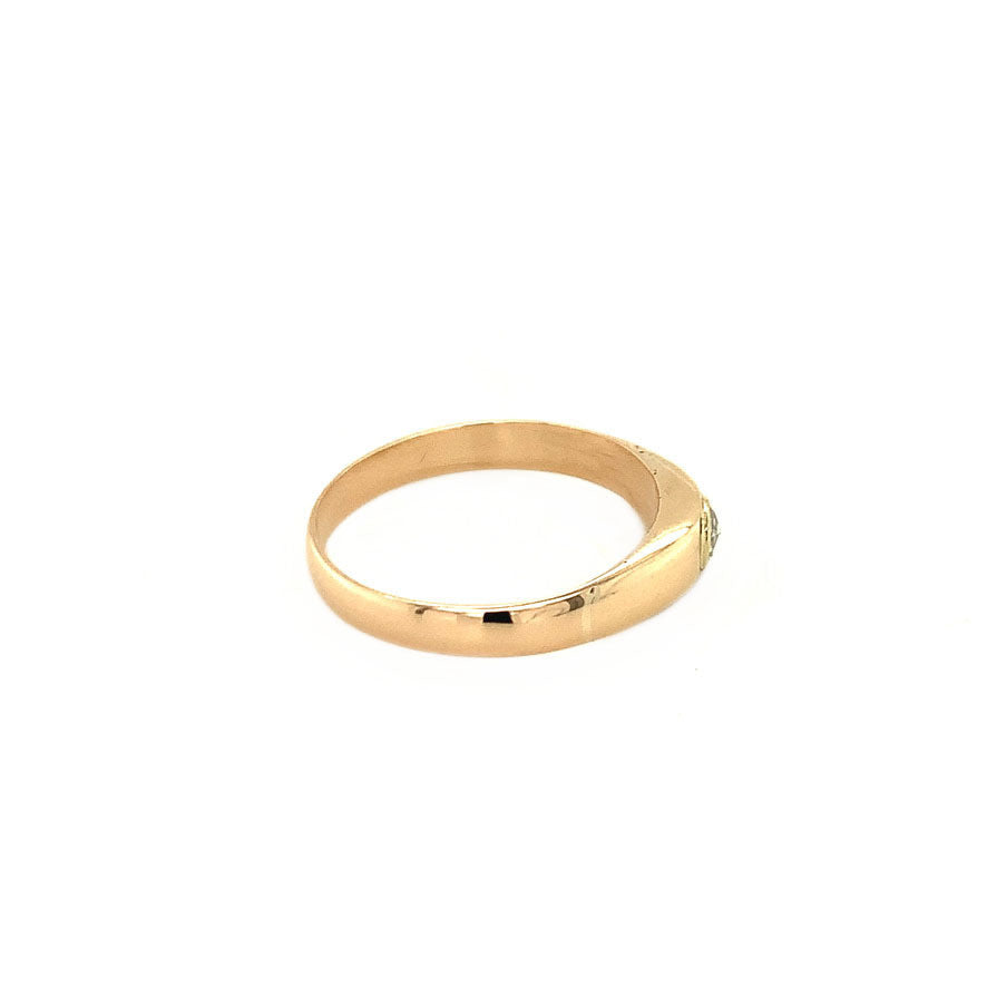 14 kt rose-gold pinky ring with rose diamond