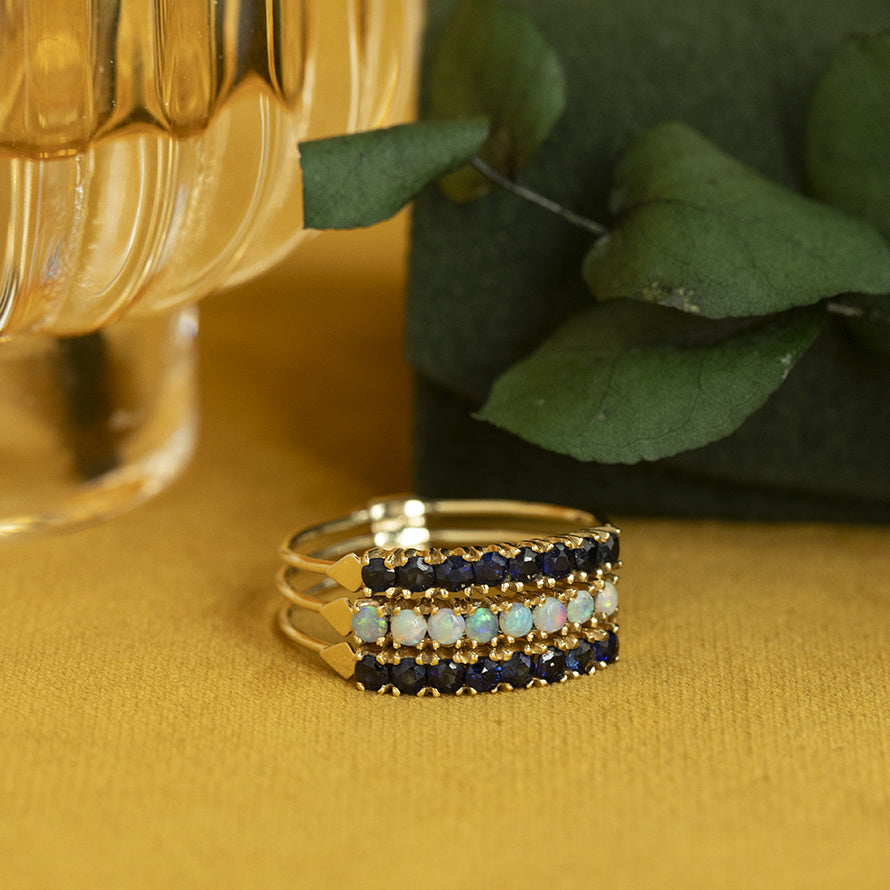 Gouden vintage ring met saffier en opaal 14 kt