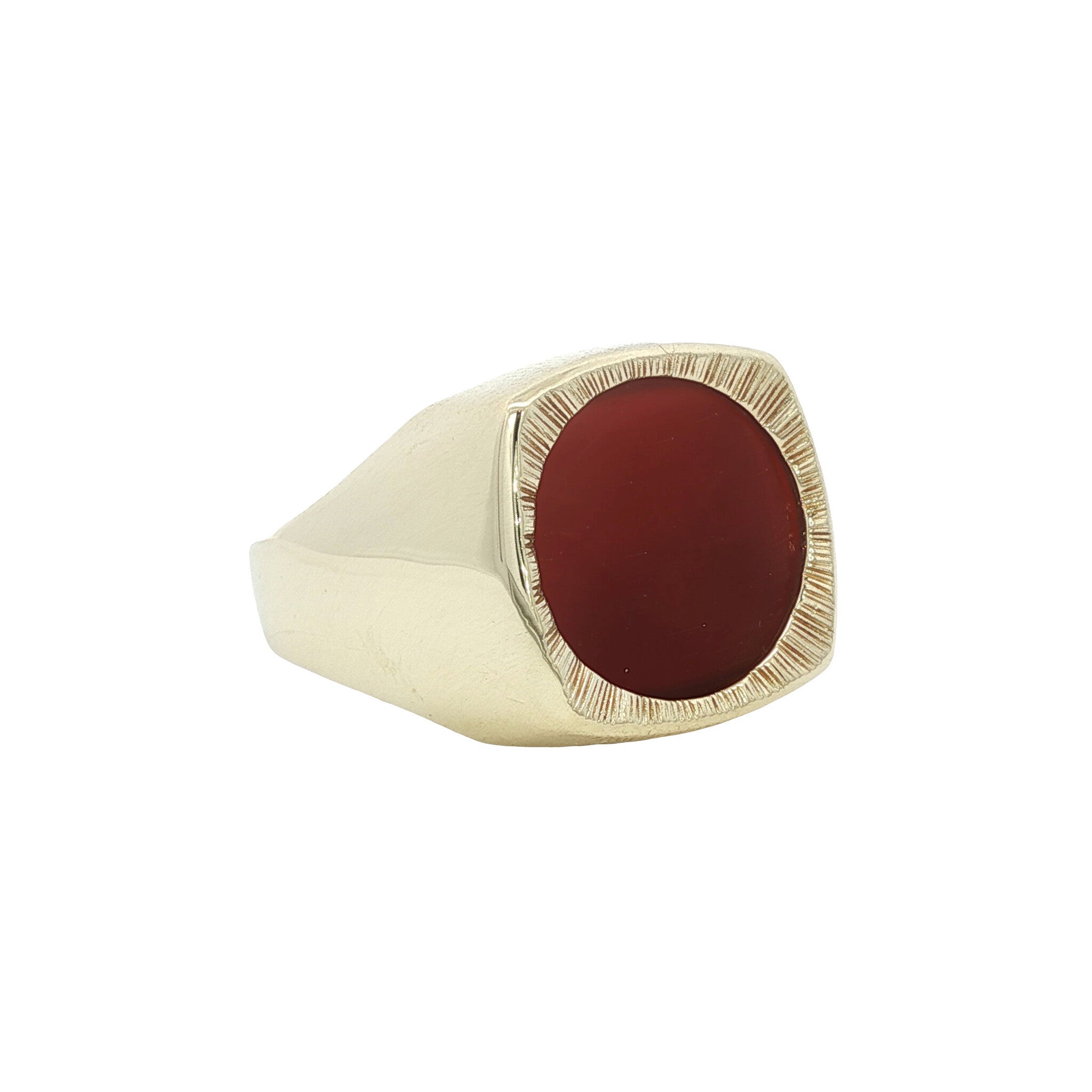 Gold signet ring with carnelian 14 kt