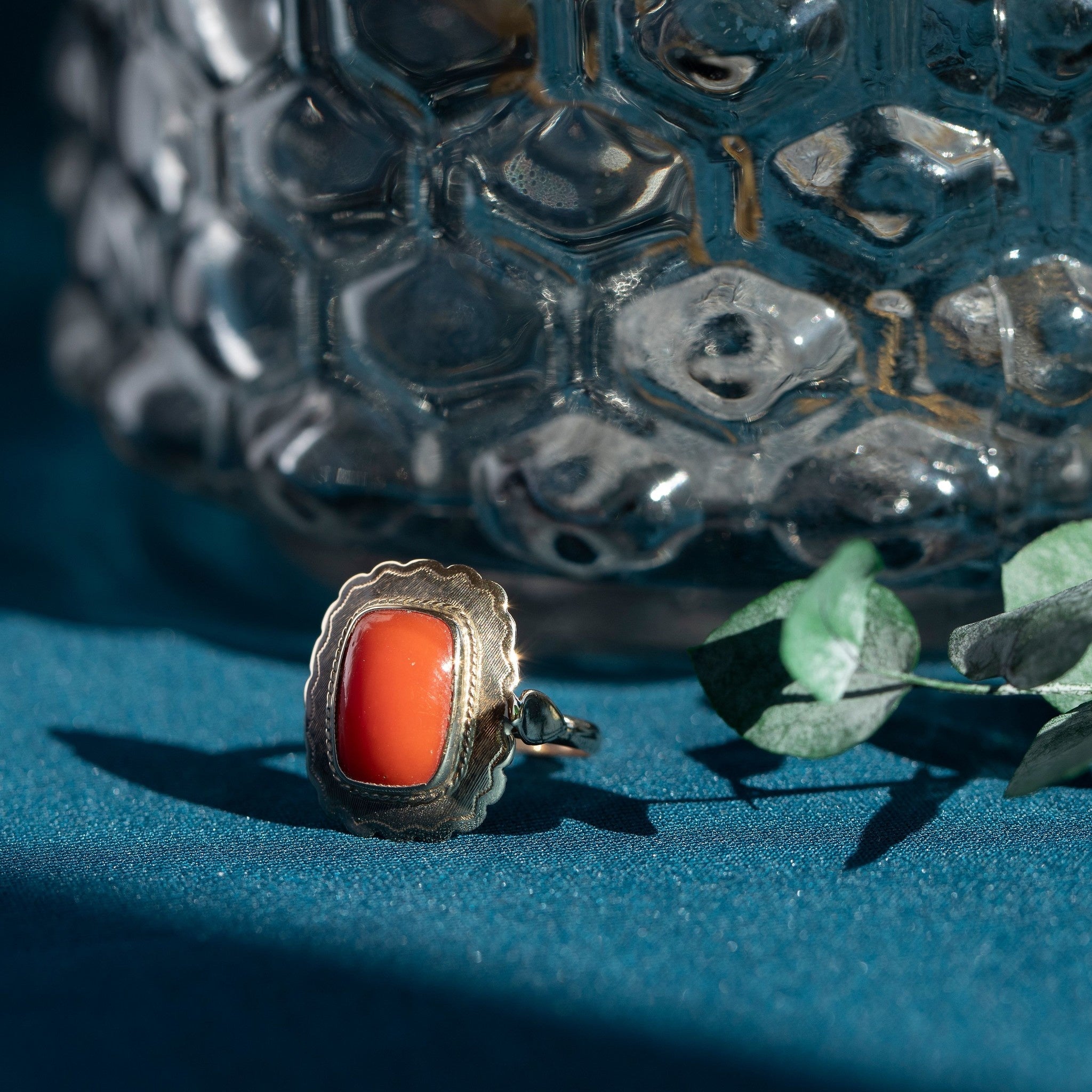Gouden ring met bloedkoraal 14 krt