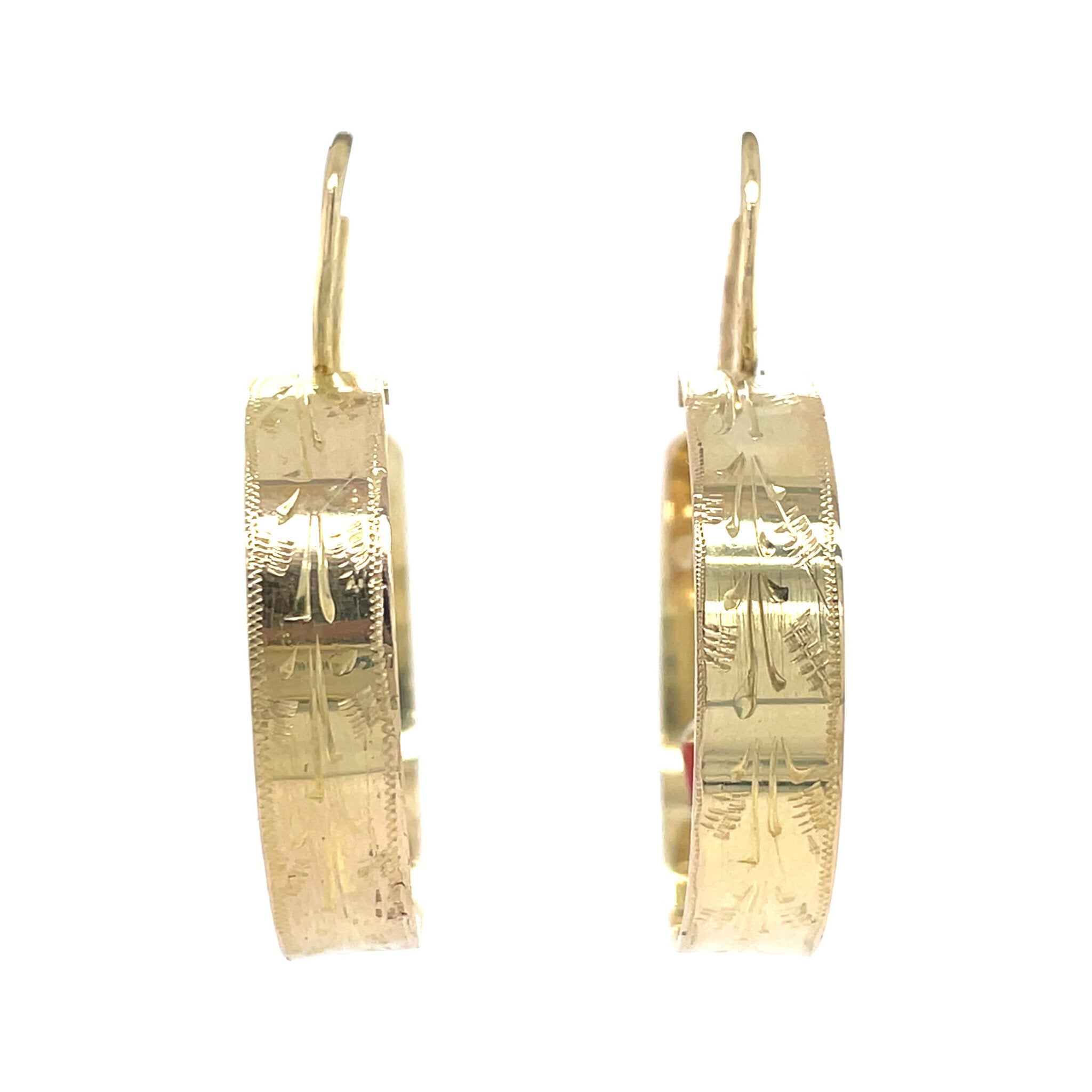 Gouden vintage oorringen met bloedkoraal en gravure 14 krt