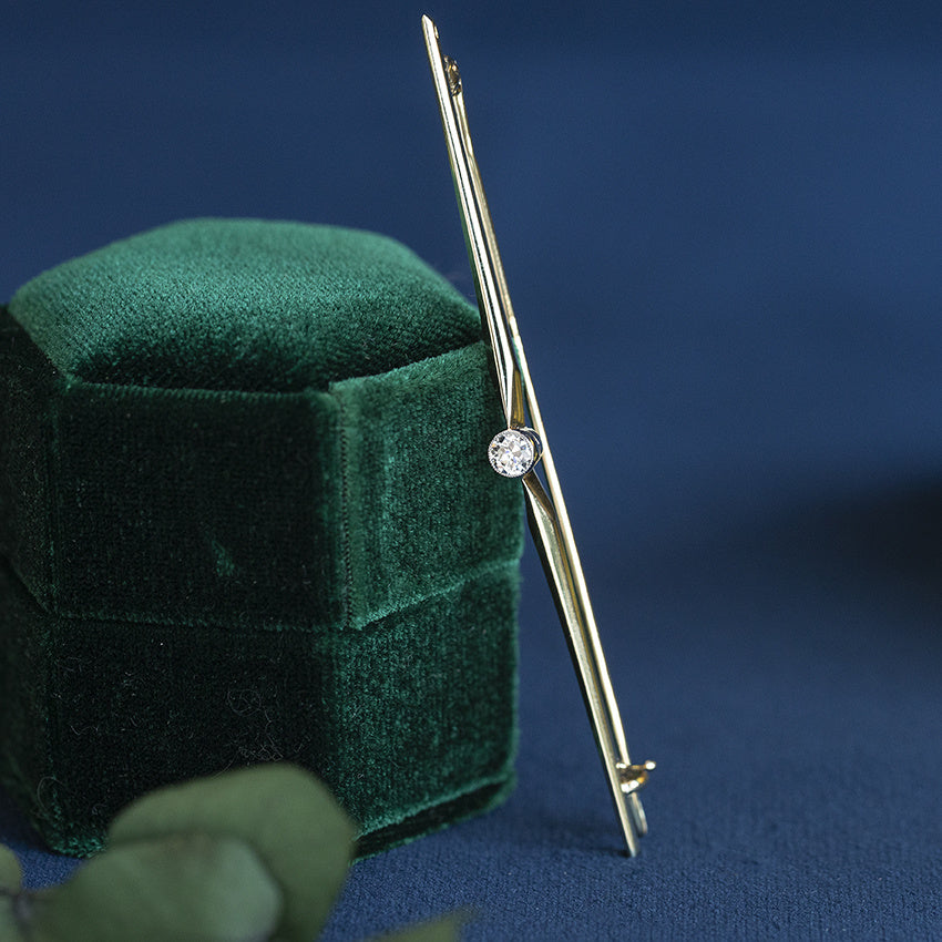 Gold vintage brooch with diamond 14 kt