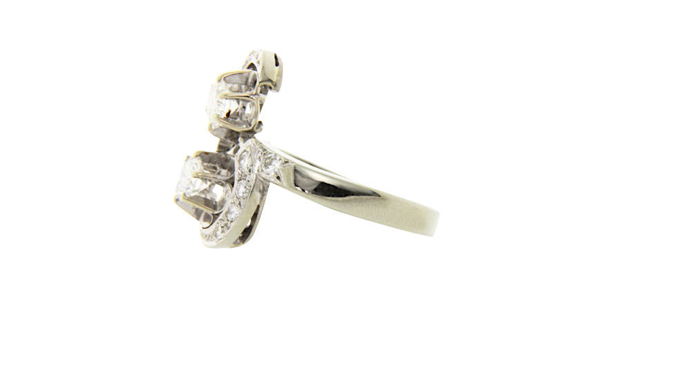 14 kt white gold diamond ring