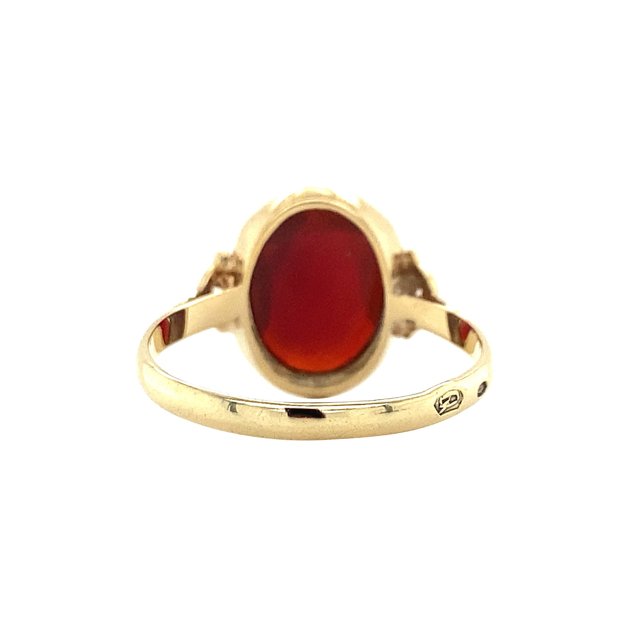 14 kt gold ring with carnelian
