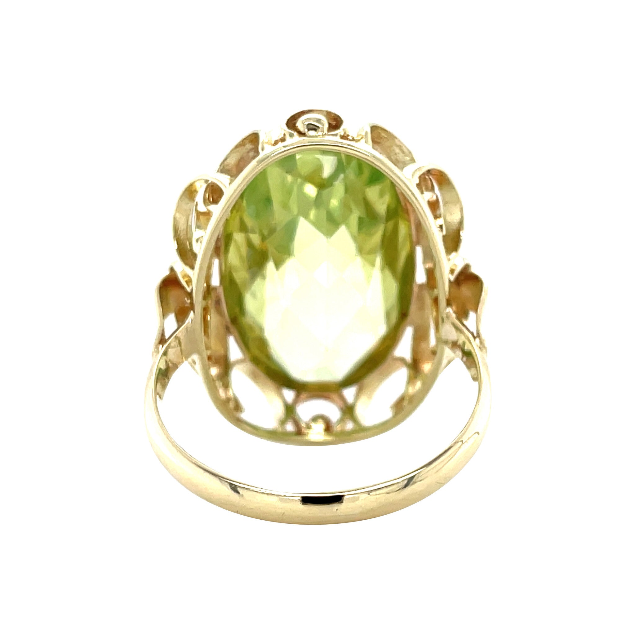 Golden vintage ring with spinel 14 carat
