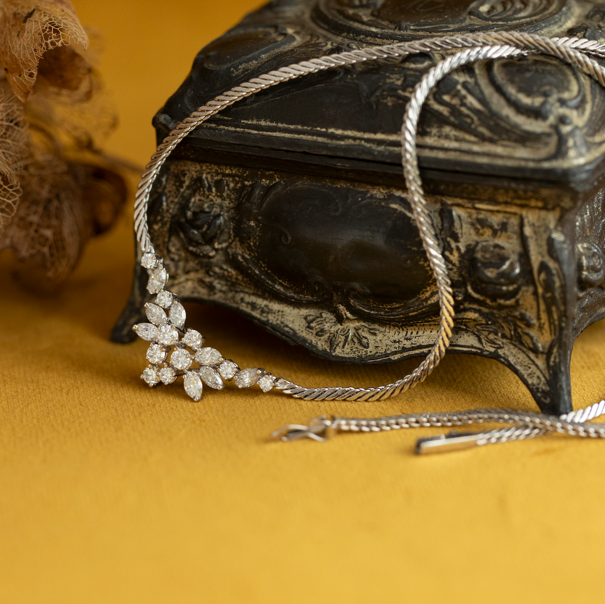 Witgouden vintage collier met diamant 14 krt