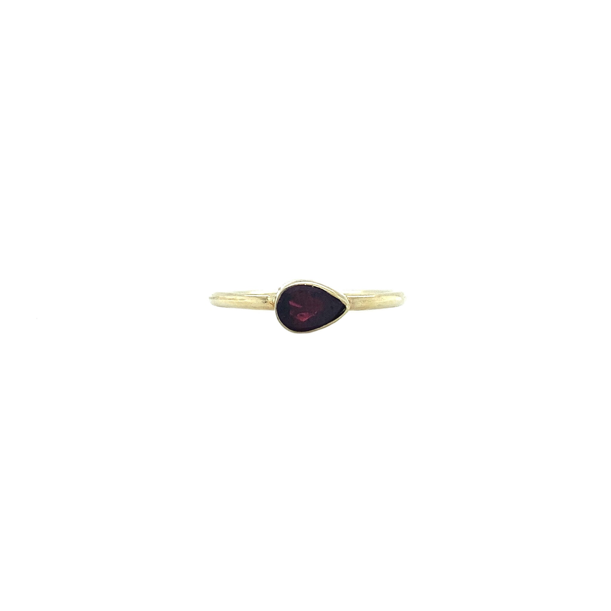 14 kt gold ring with garnet