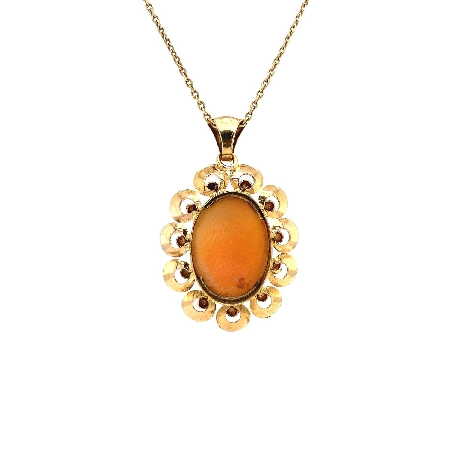 Gold pendant with cameo 18 kt