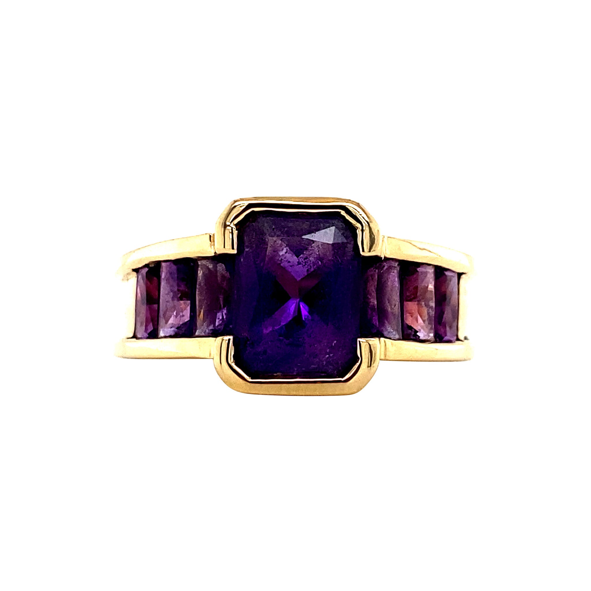 Gold ring with amethyst 18 kt