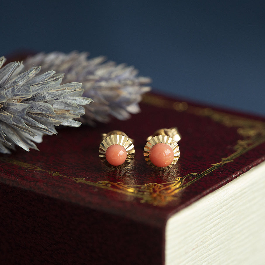 Vintage 14 kt gold stud earrings with blood coral