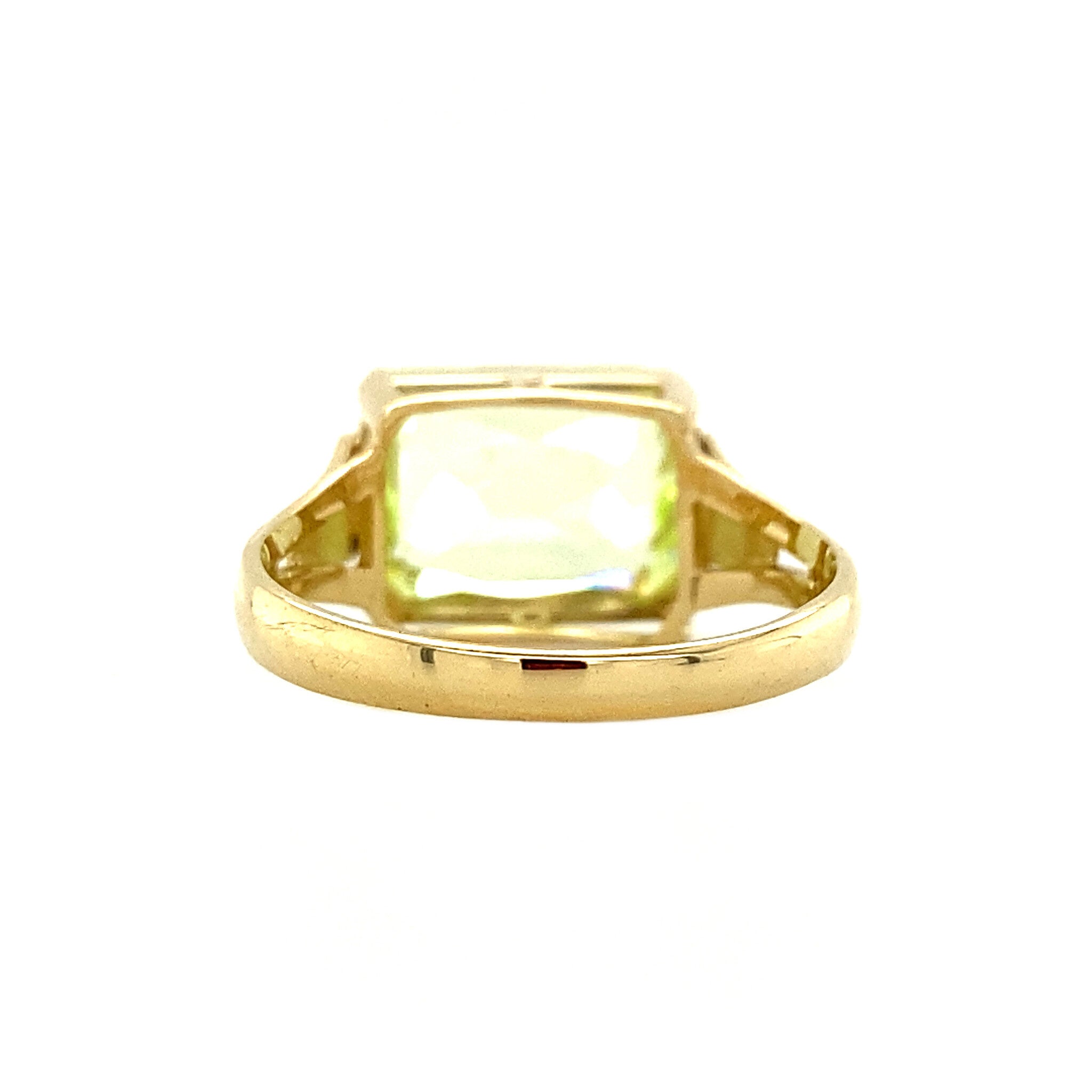 14 kt gold ring with green spinel