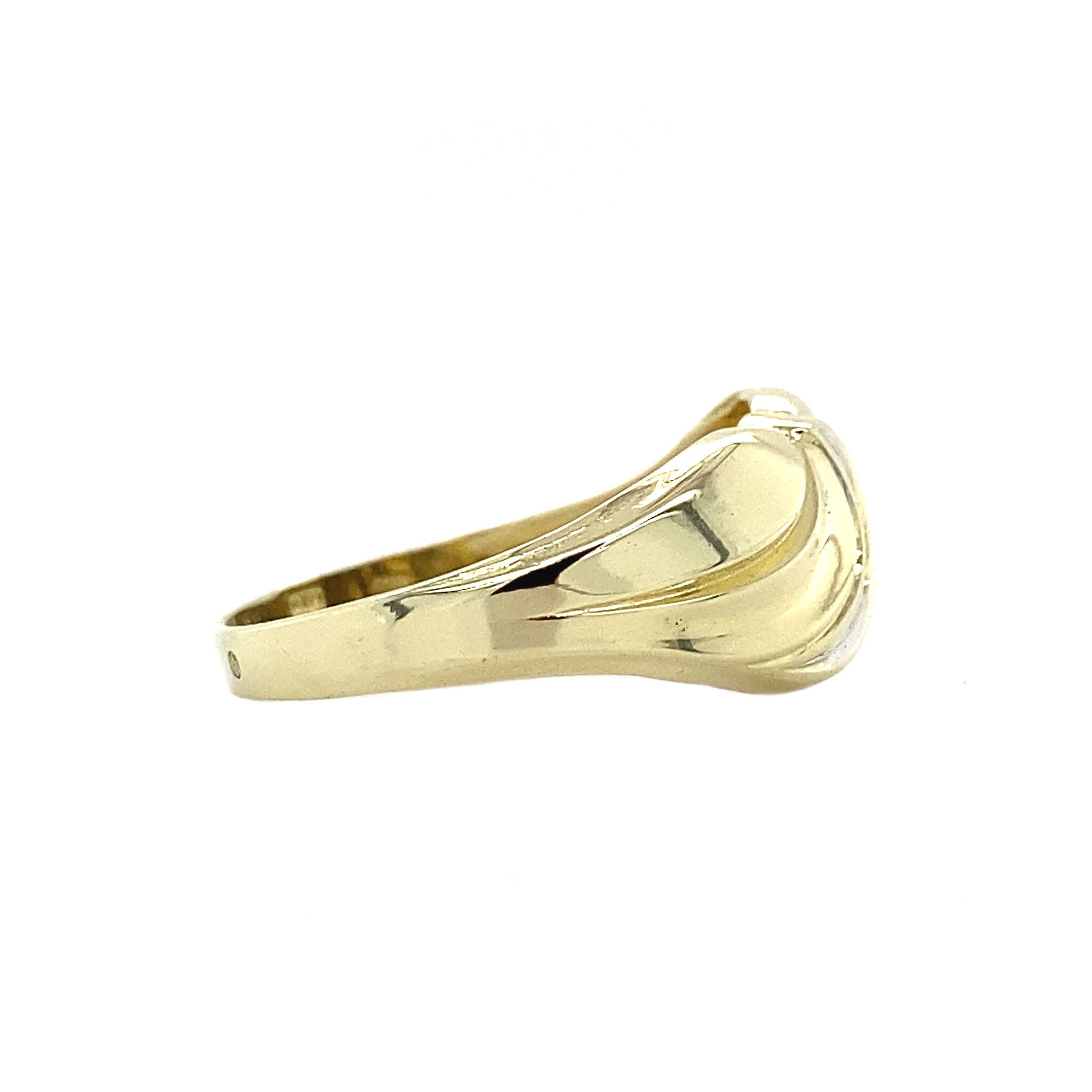 14 kt gold ring with a diamond