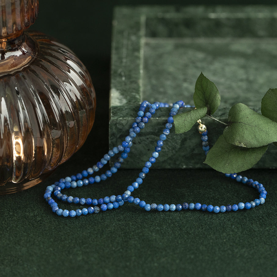 Vintage lapis lazuli collier met gouden sluiting 14 kt