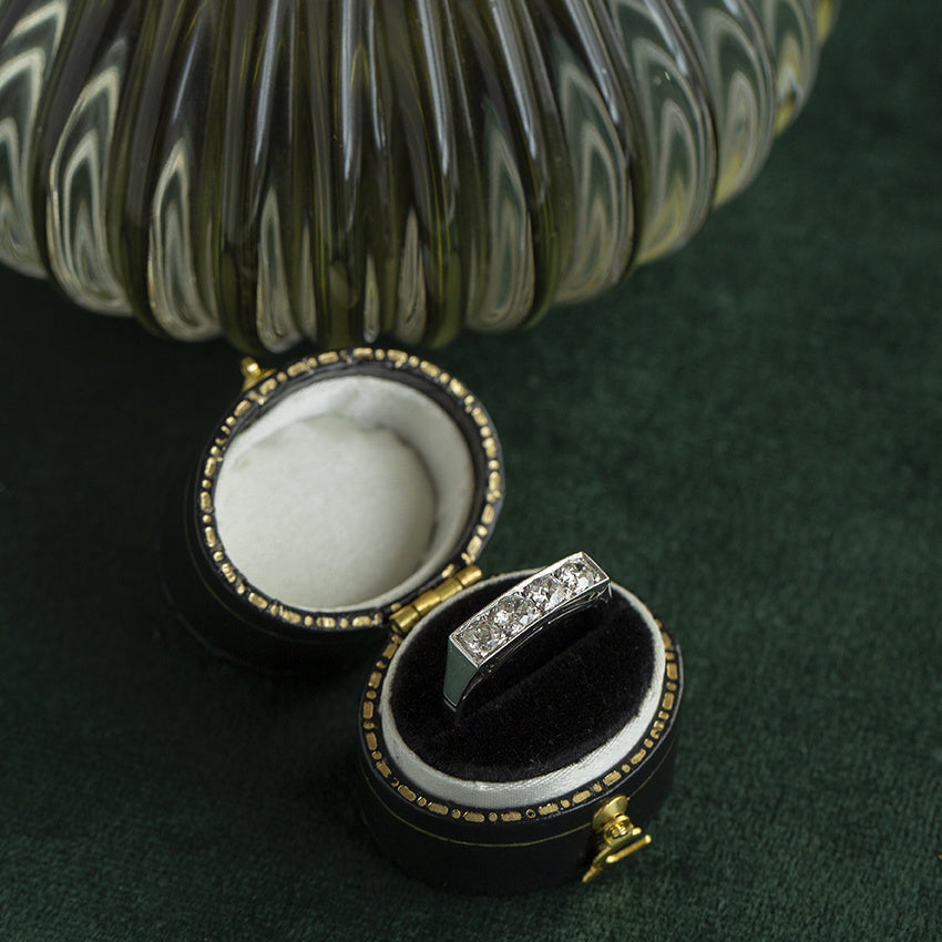 Witgouden ring met diamant 14 krt