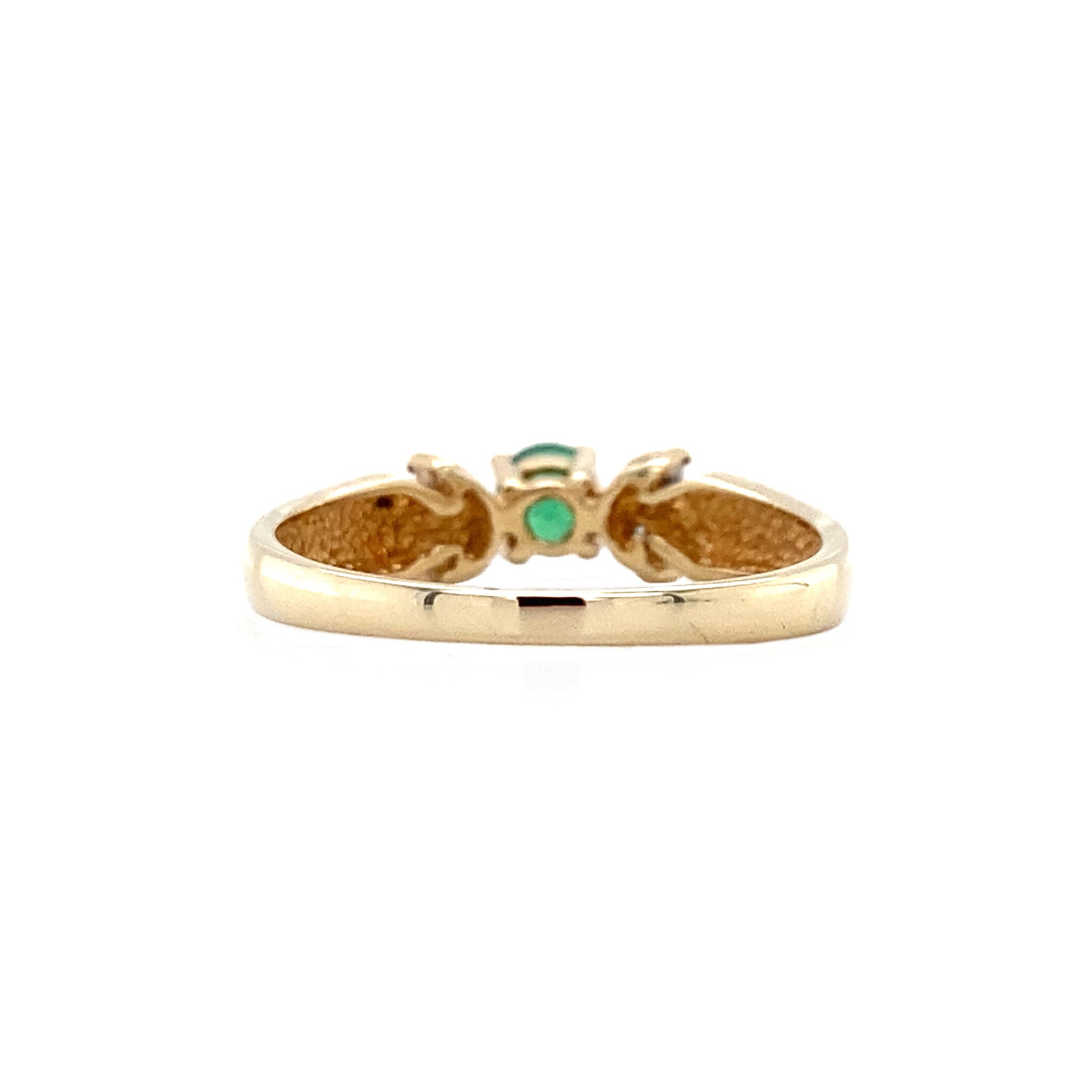 Ring with emerald and diamond 9 kt