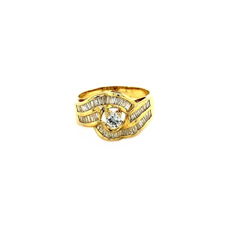 18 kt gold ring with diamond