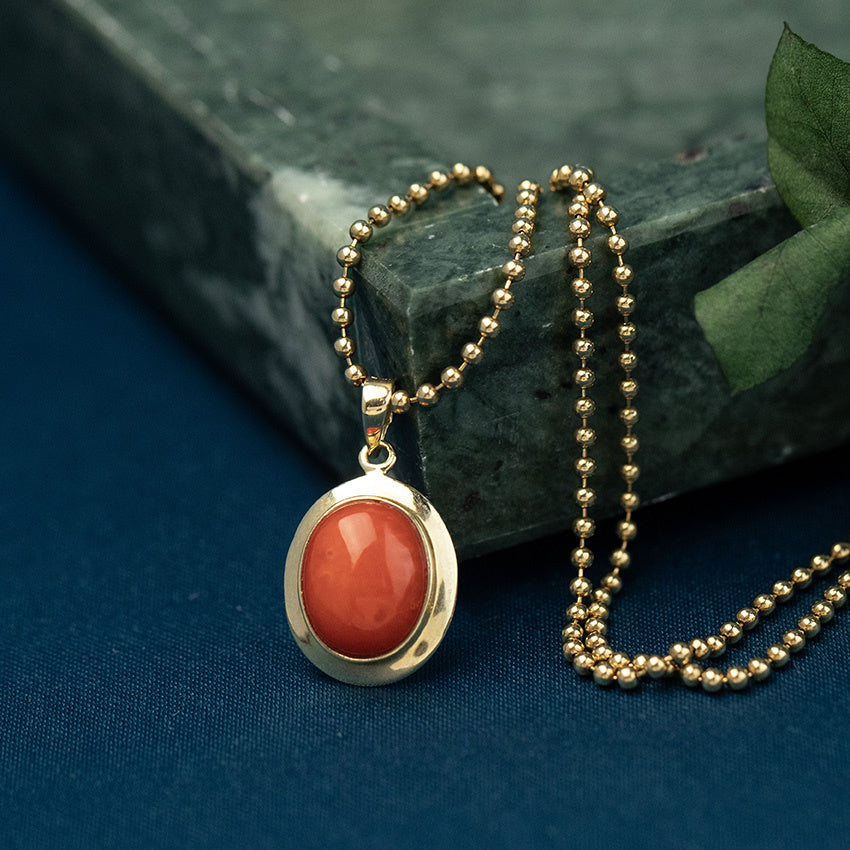 18 kt gold beaded necklace