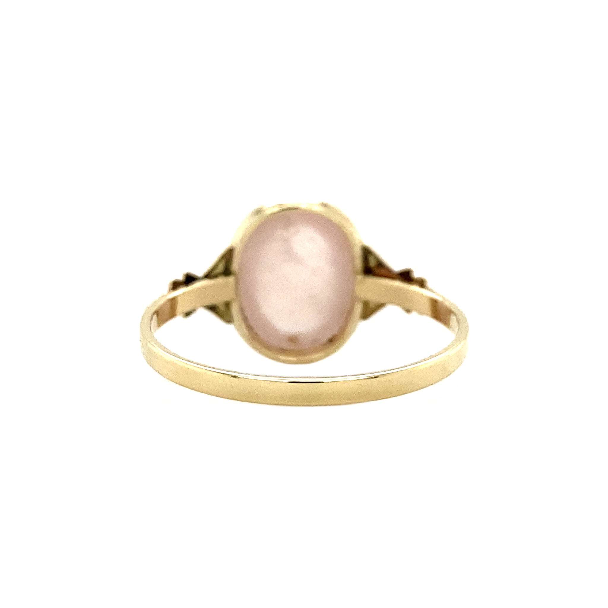 Ring with rose quartz, 9 kt
