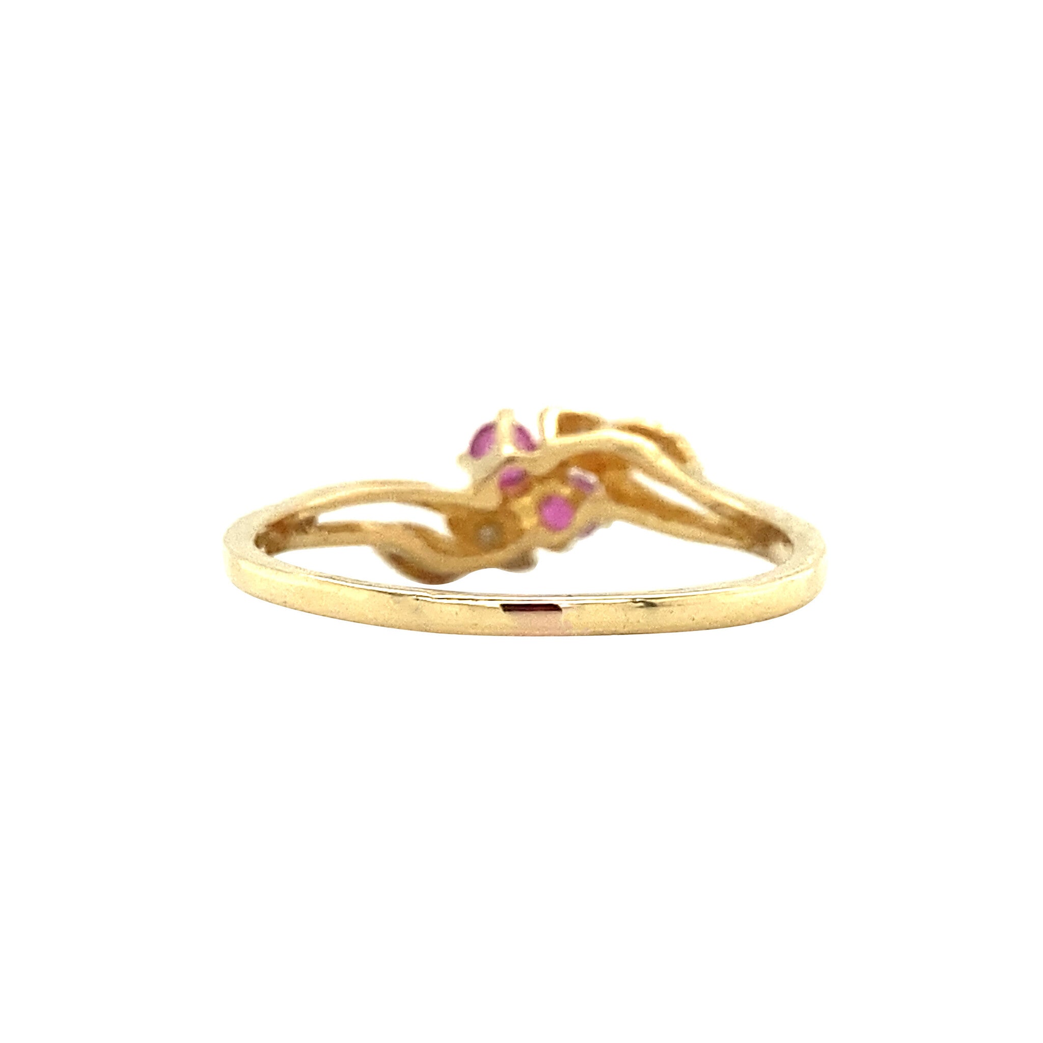 14 kt gold hammered ring with ruby and diamond
