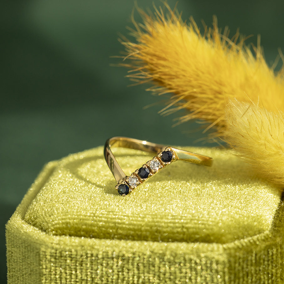 Vintage gold eternity ring with sapphire and diamond, 14 kt