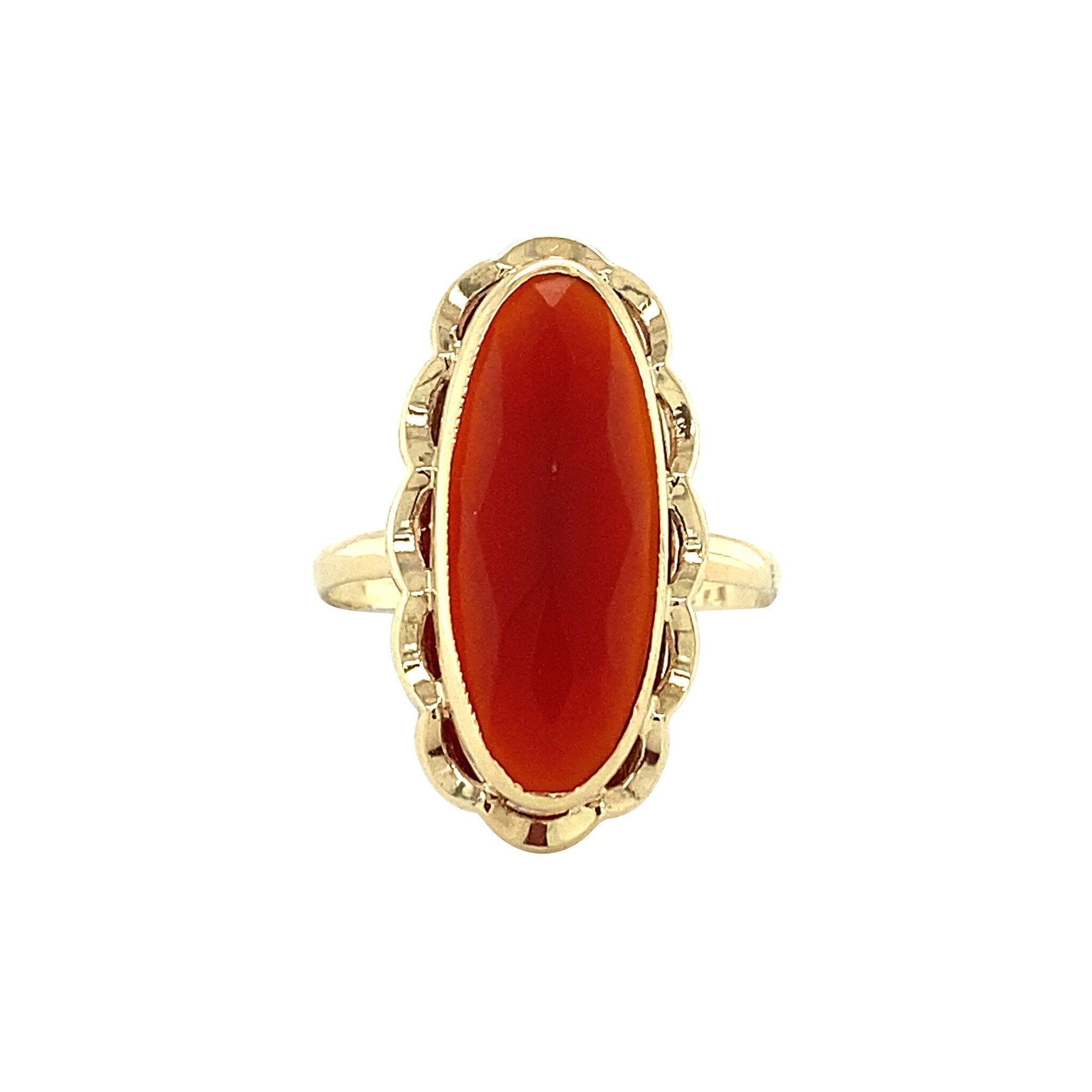 14 kt gold ring with carnelian