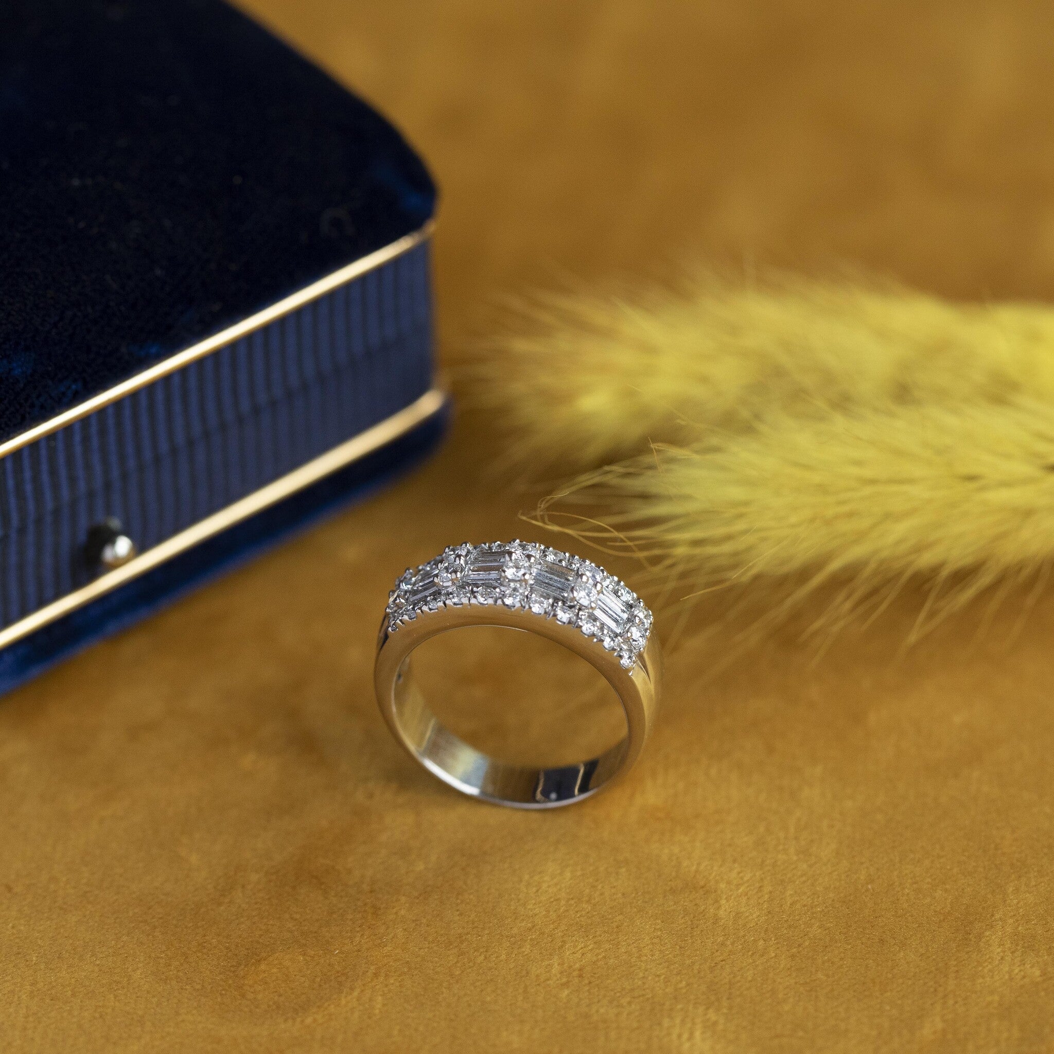 Witgouden ring met diamant 14 krt