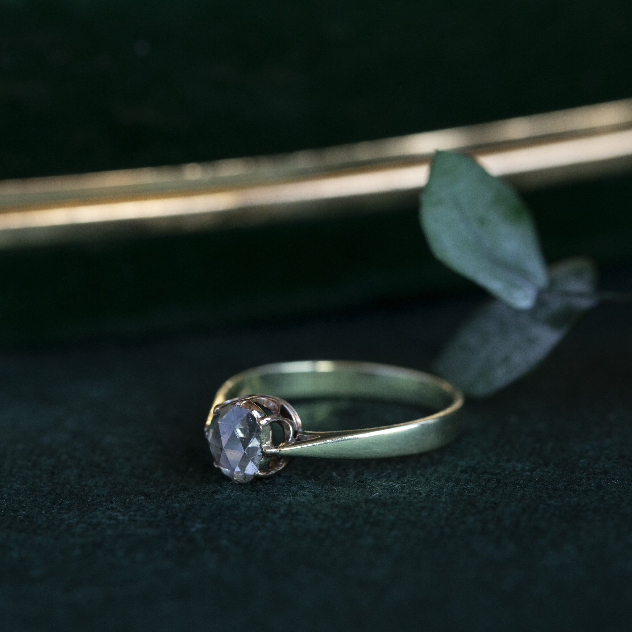 Gold solitaire ring with rose diamond 14 krt