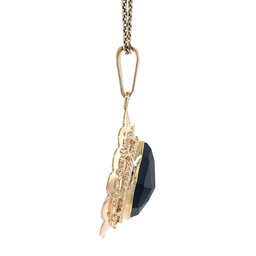Vintage gold pendant with garnet, 14 kt