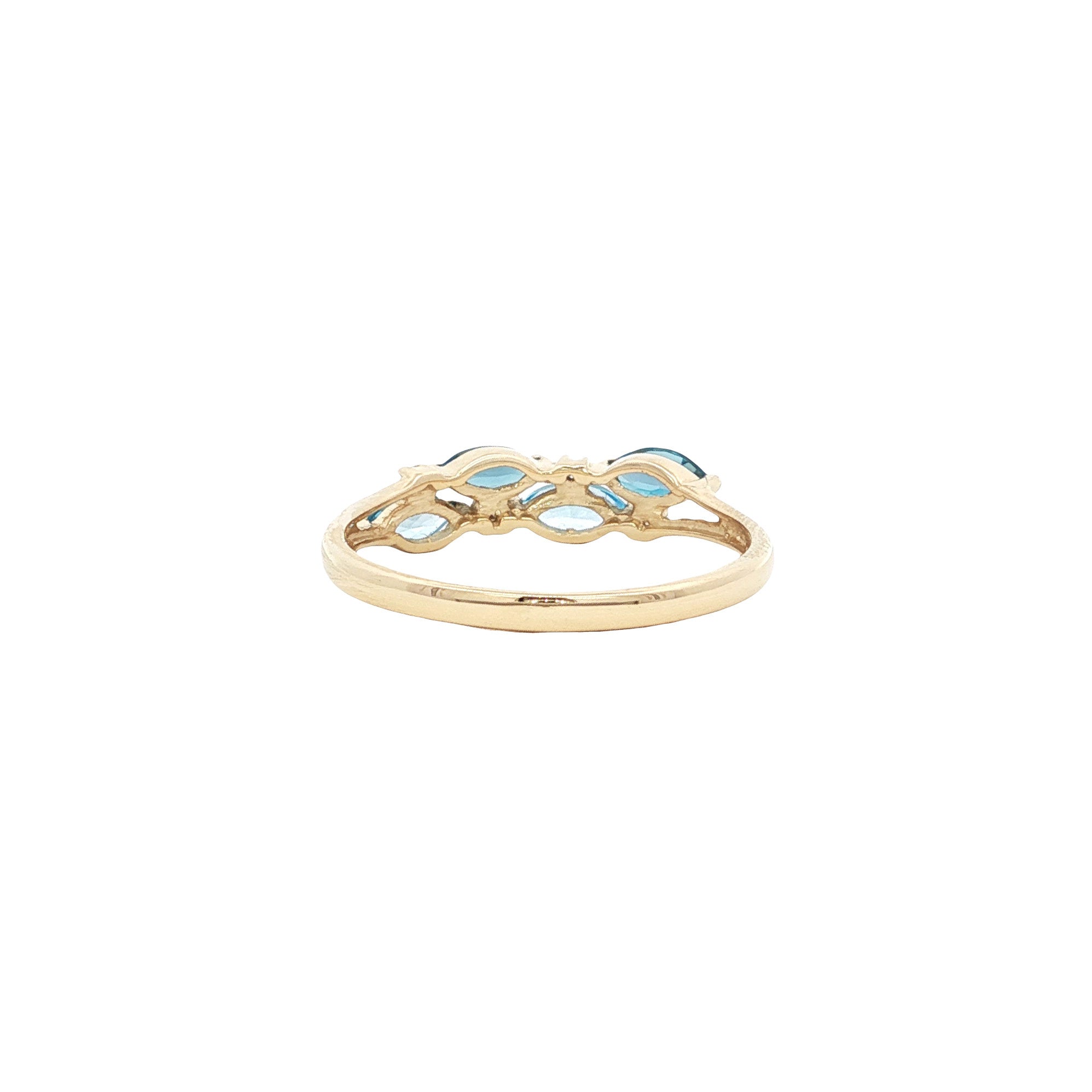 Ring with topaz and diamond, 9 kt