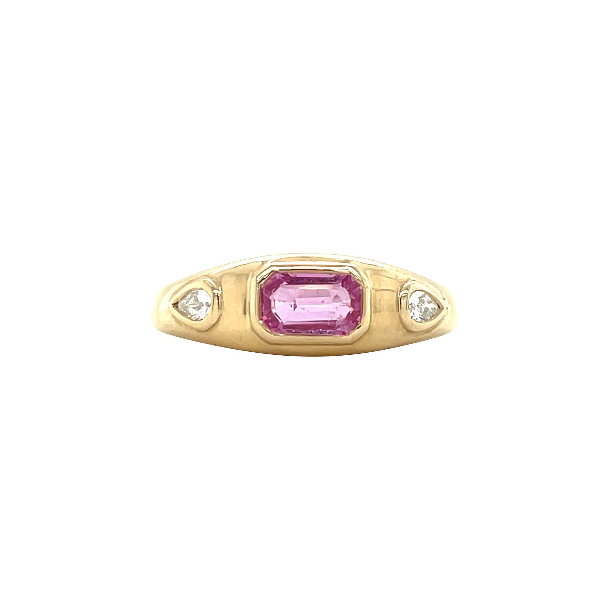 Gold vintage ring with sapphire and diamond 14 kt