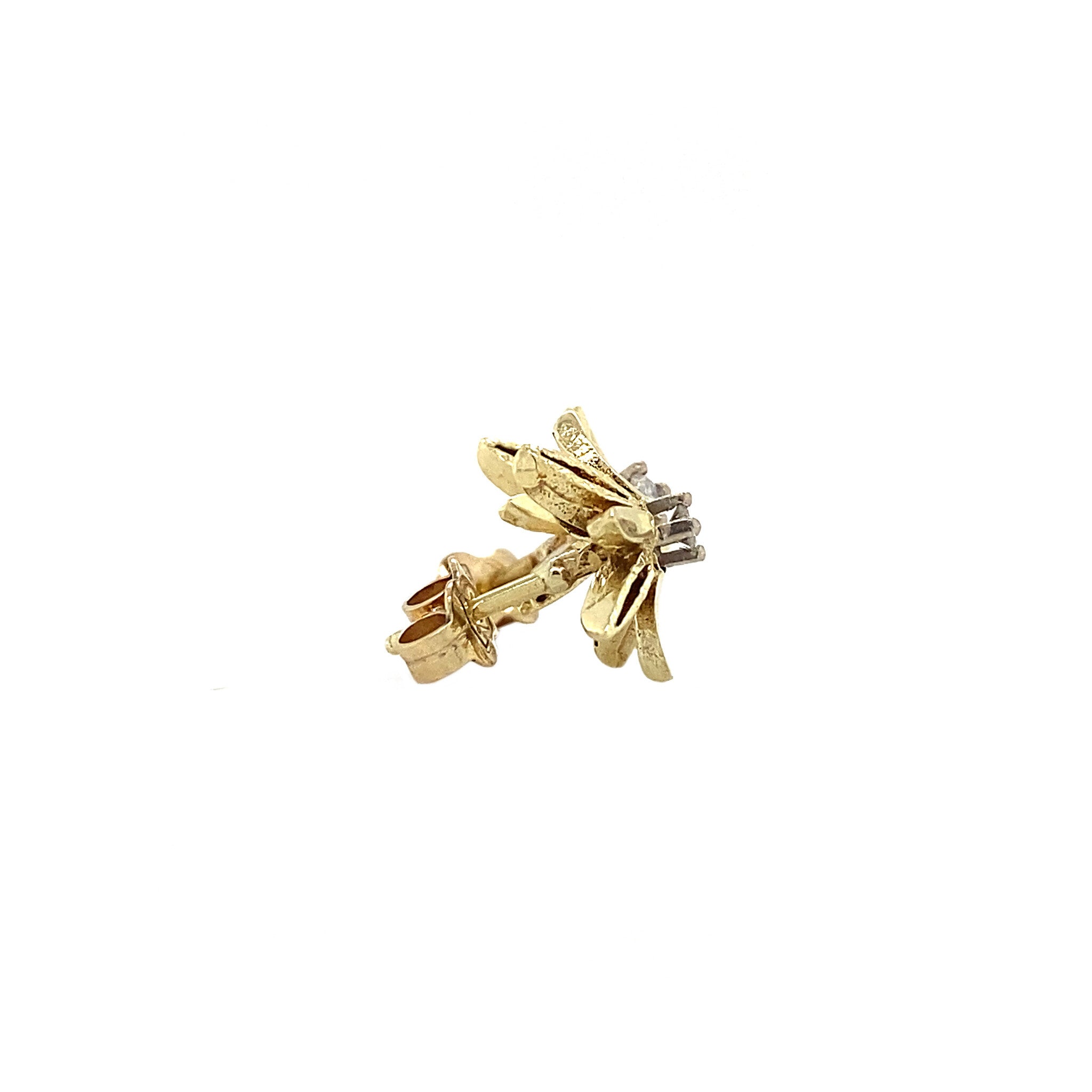 Gouden oorstekers met diamant 14 krt