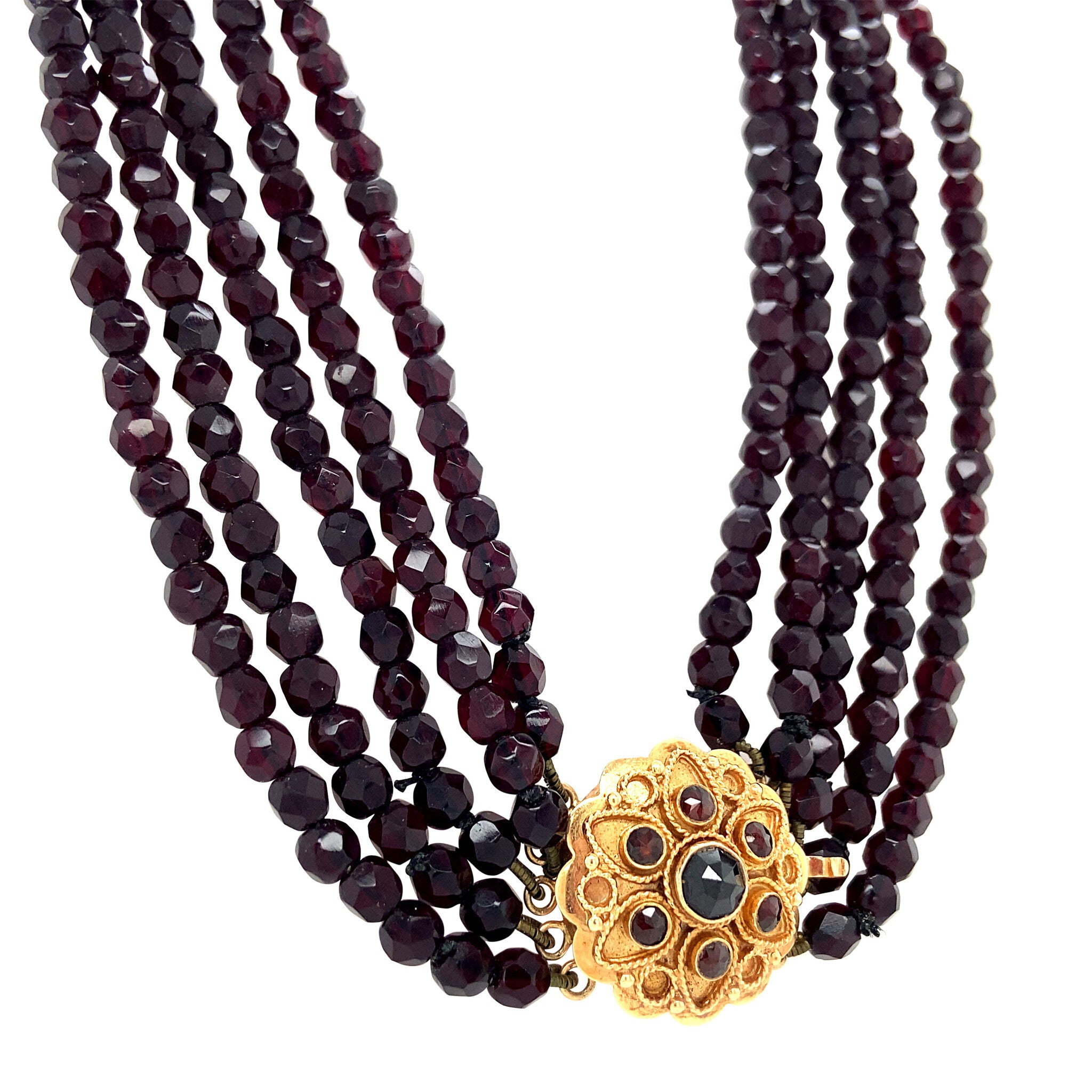 Garnet necklace with a gold ornamental clasp, 40 cm, 14 kt