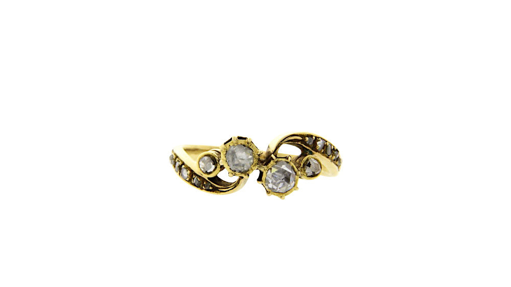 Gold striking ring with rose diamond 14 crt