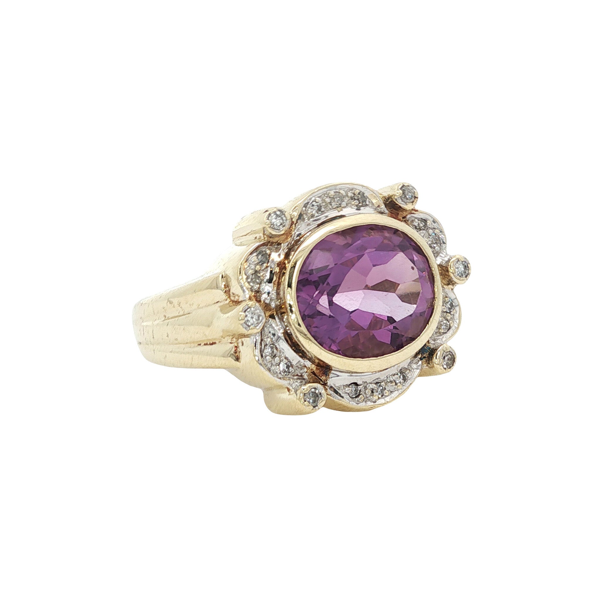 Vintage entourage ring met amethist en diamant 8 kt