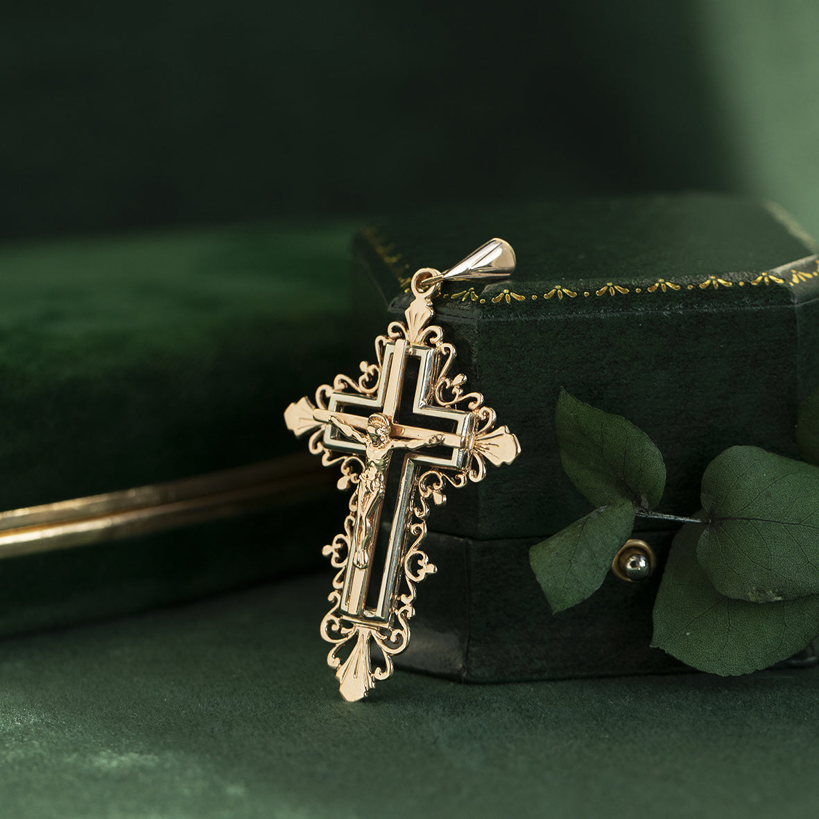 Roségouden kruis hanger 14 krt