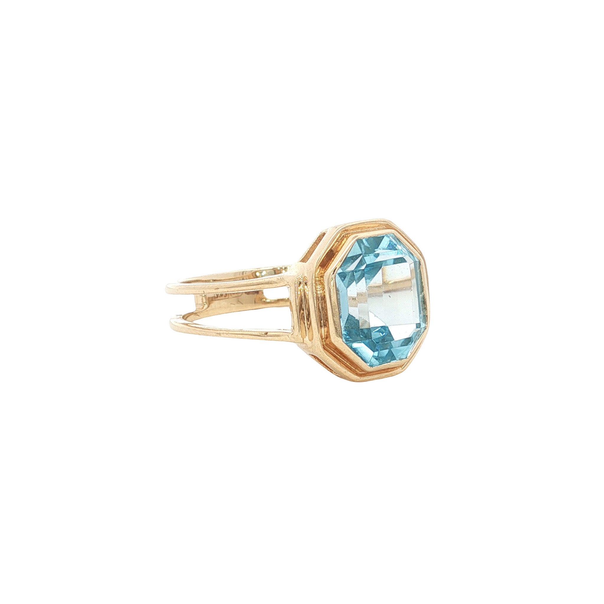 Gouden ring met blauwe topaas 14 kt