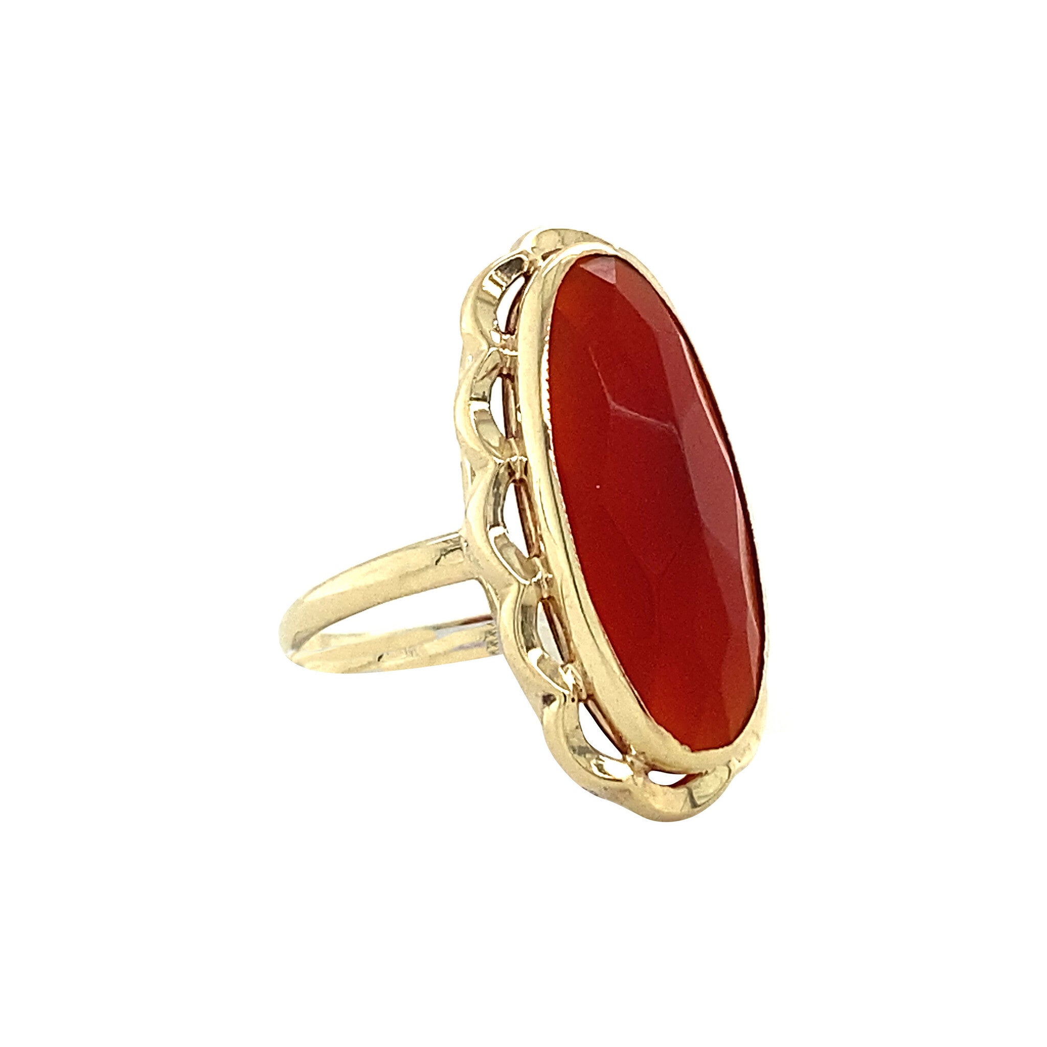 14 kt gold ring with carnelian