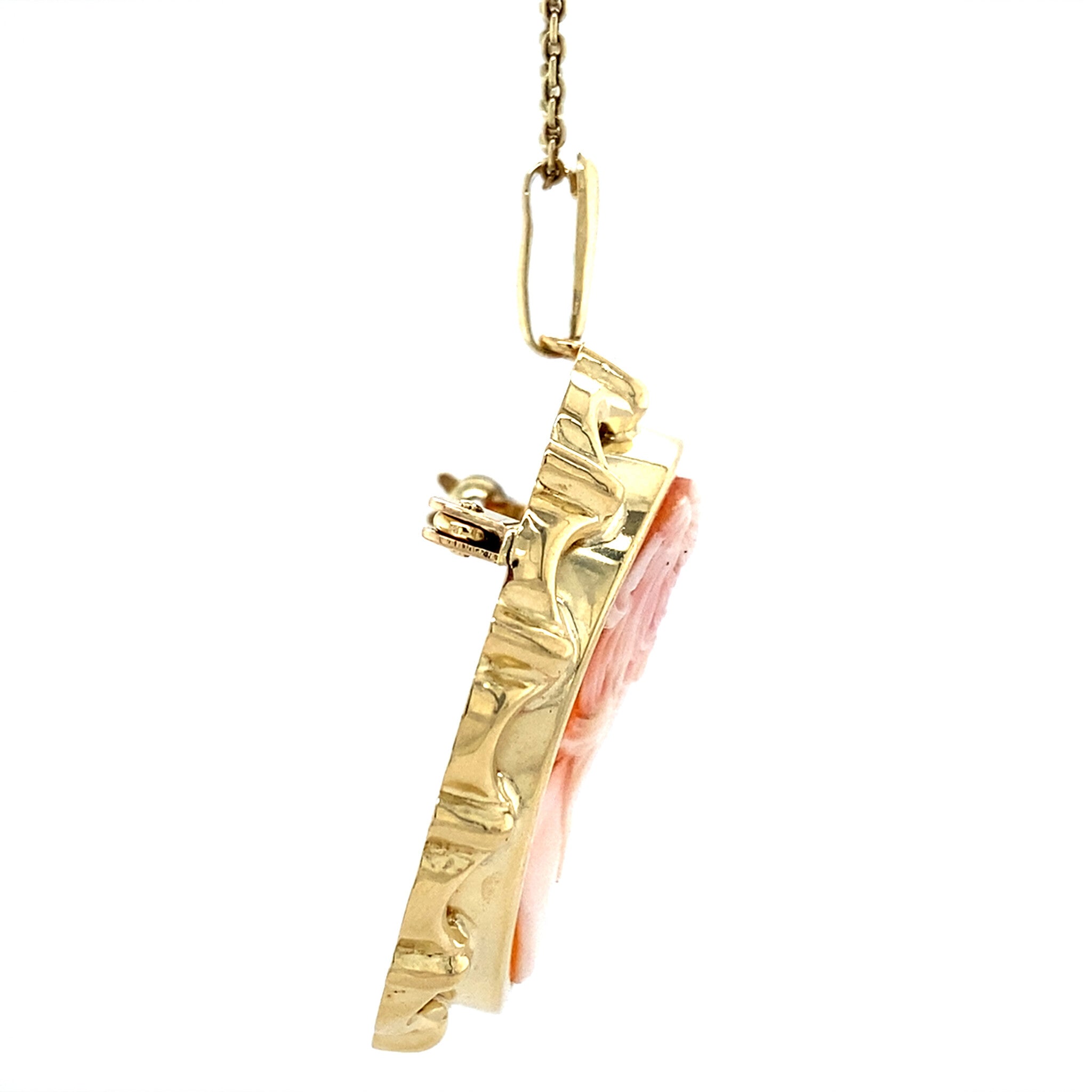 Vintage 14 kt gold pendant with cameo