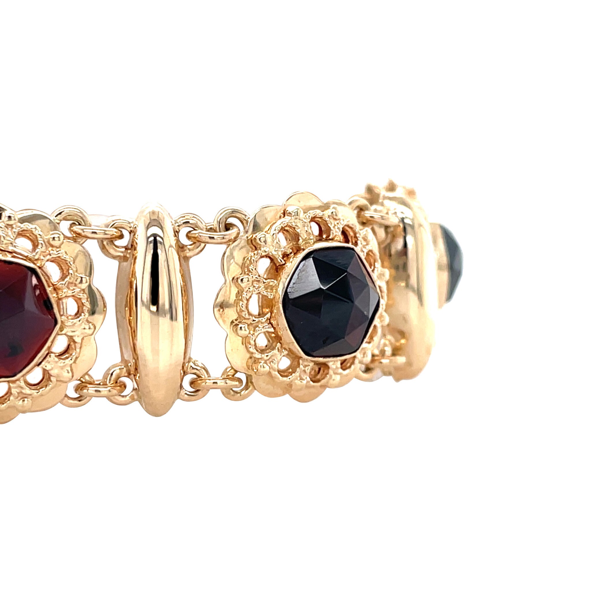 Gouden vintage bootjes armband met granaat 14 krt