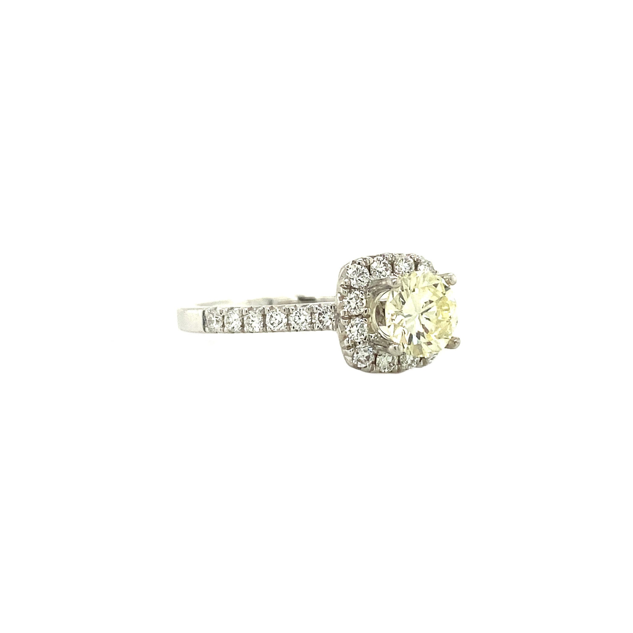 White gold ring with diamonds 18 krt