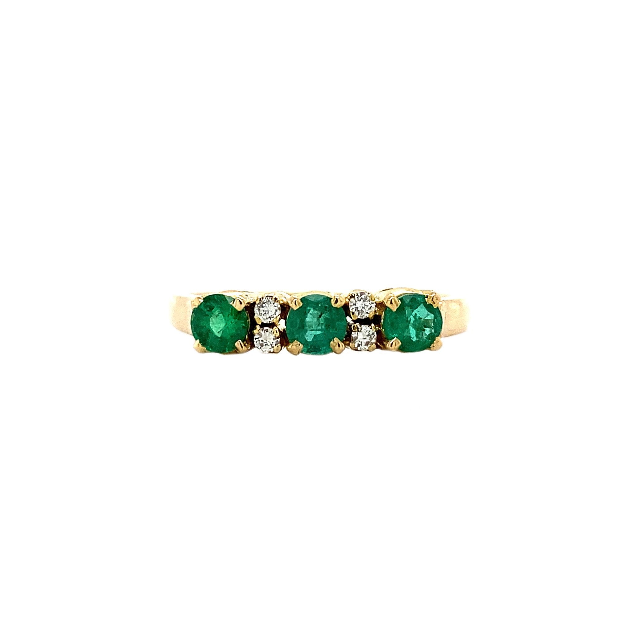 Gold ring with emerald and diamond, 14 kt