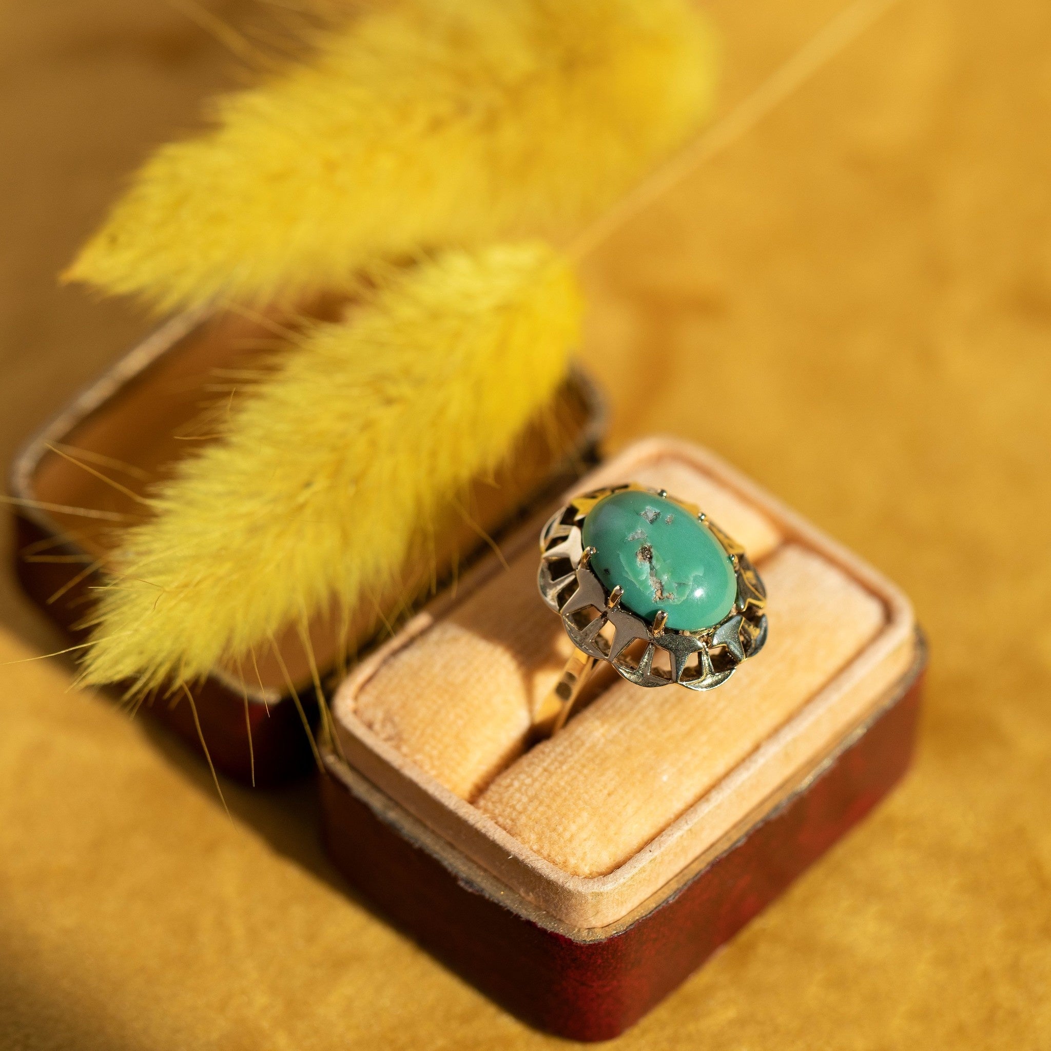 14 kt gold ring with turquoise