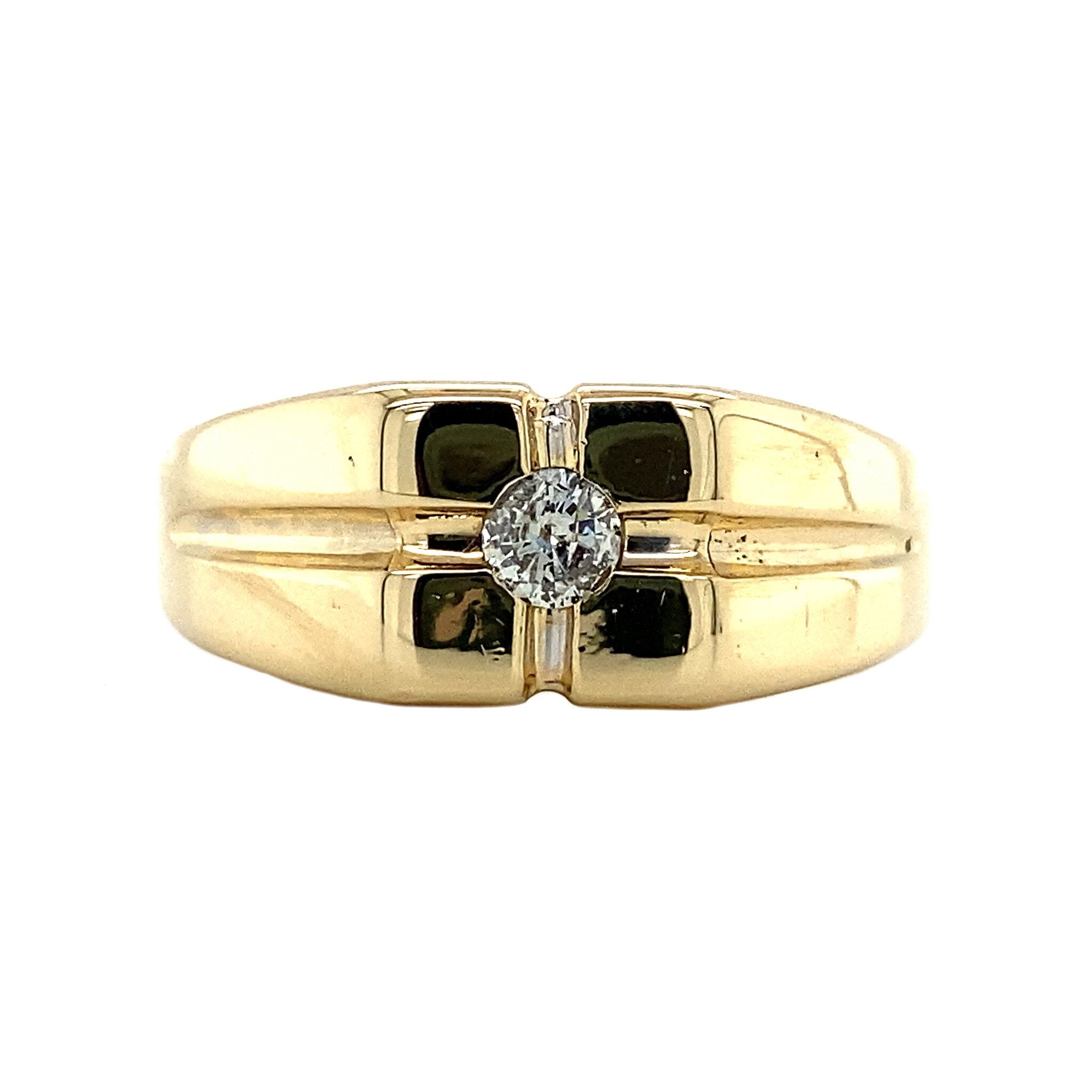 14 kt gold ring with diamond