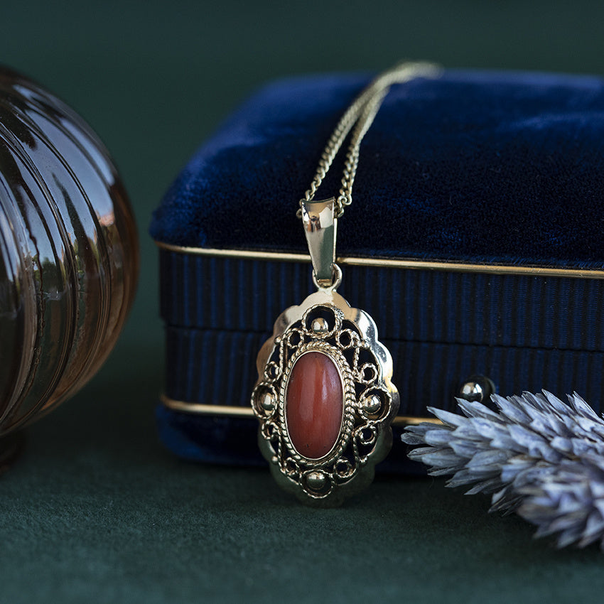 Vintage gold pendant with blood coral, 14 kt