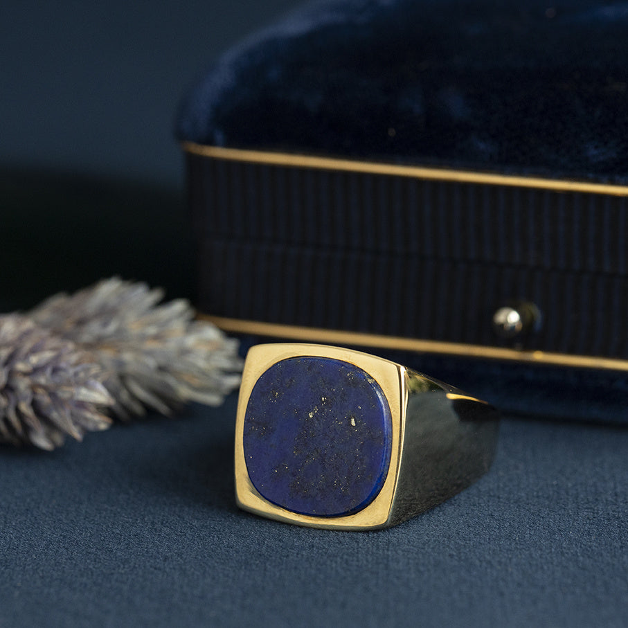Gouden vintage zegelring met lapis lazuli 18 kt