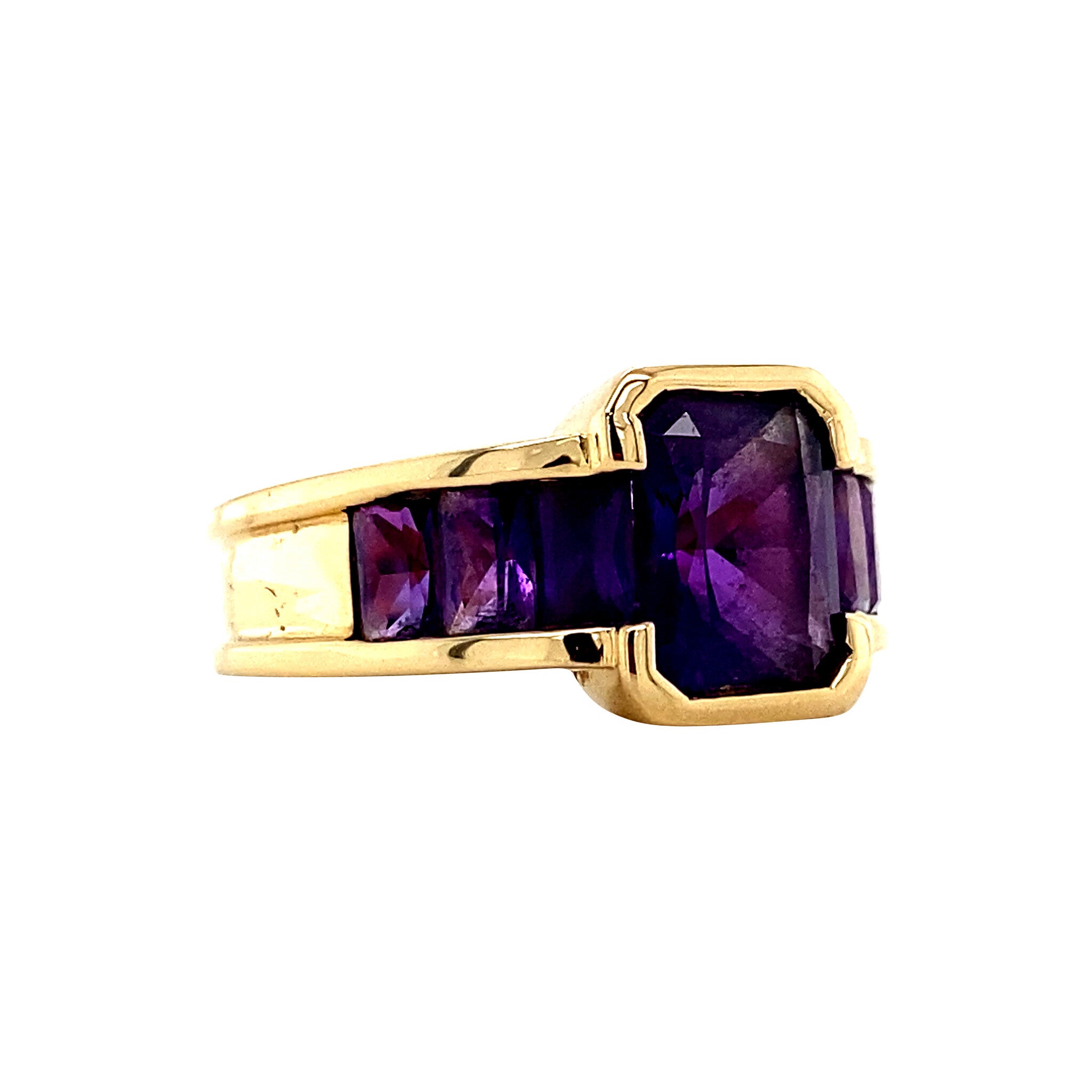 Gold ring with amethyst 18 kt